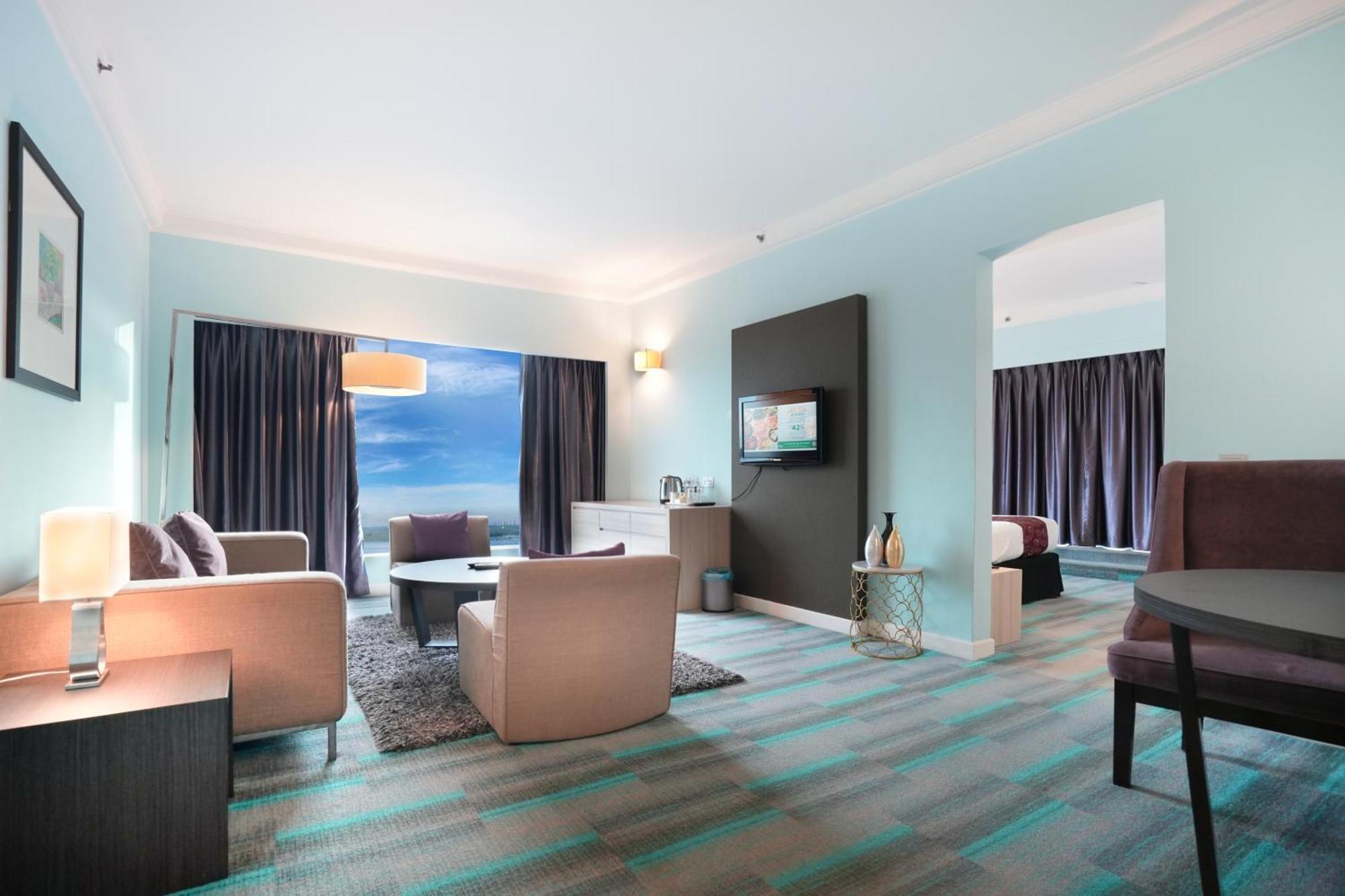 Thistle Johor Bahru Zewnętrze zdjęcie Suite