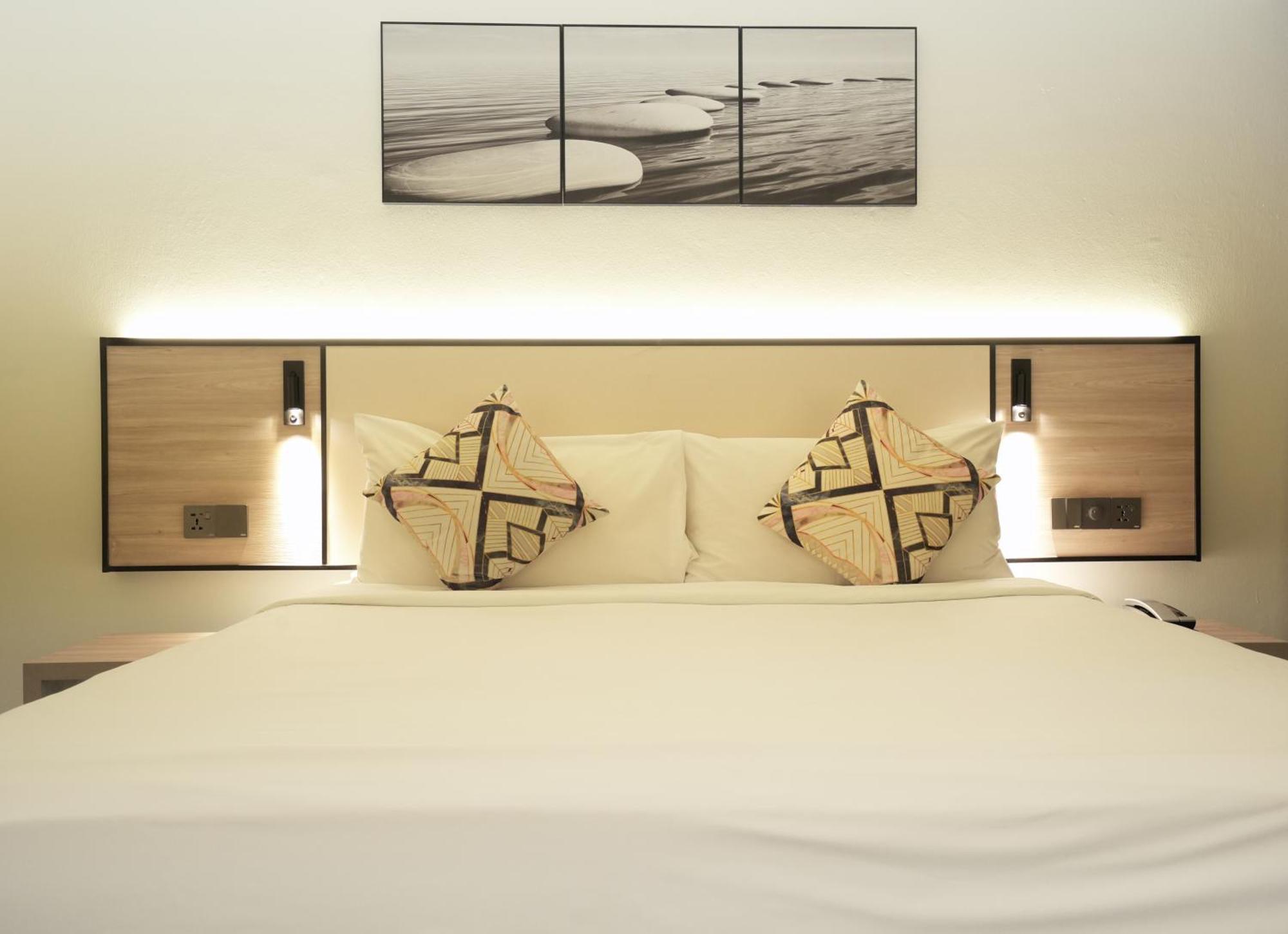 Thistle Johor Bahru Zewnętrze zdjęcie A bedroom at the hotel