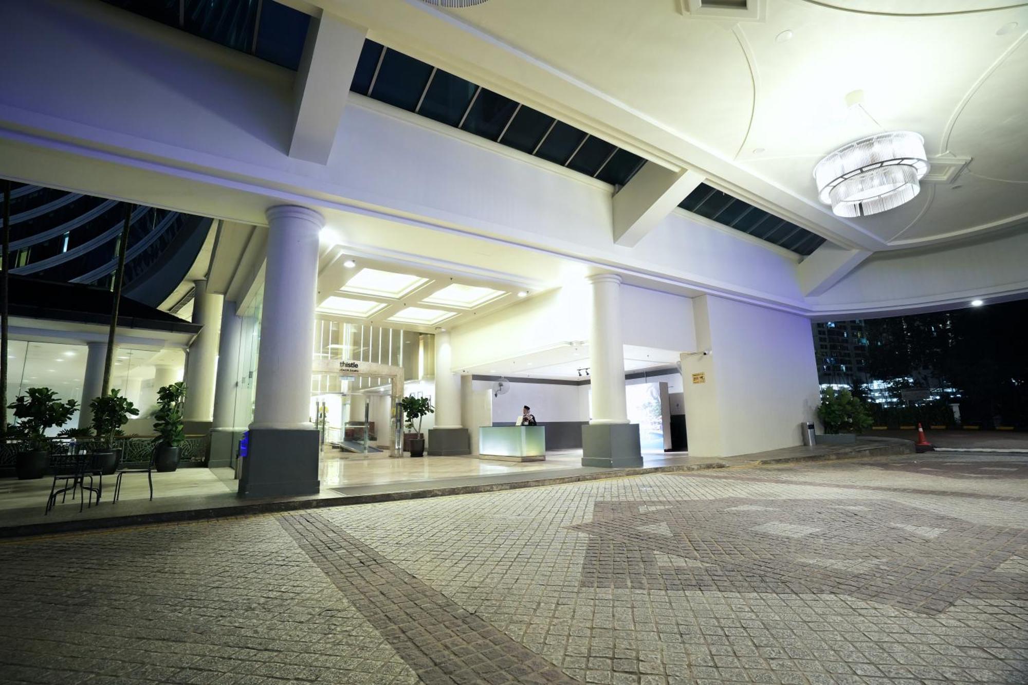 Thistle Johor Bahru Zewnętrze zdjęcie The lobby of the hotel
